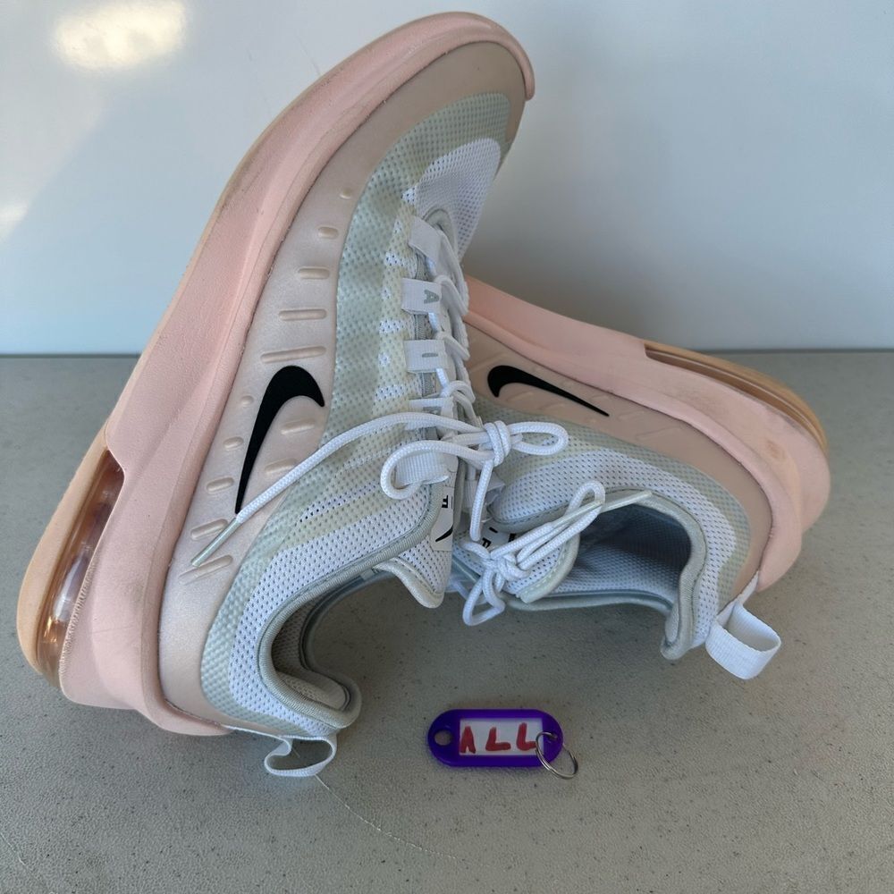 Nike Air Max Axis Shoes Sneakers Women 8.5 Washed Coral Aura